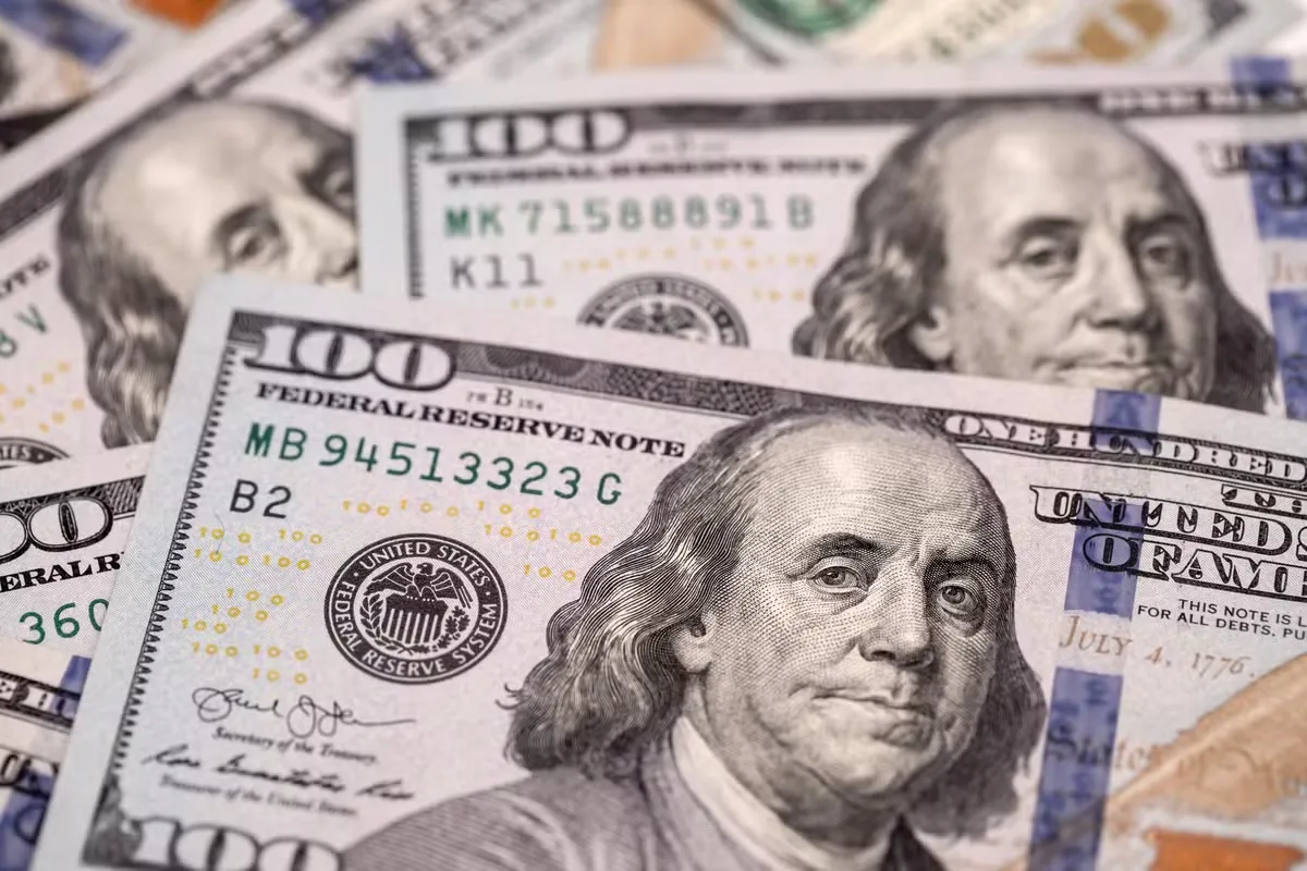 Dólar sobe 0,85% e fecha a R$ 5,2251 em sessão de aversão a risco