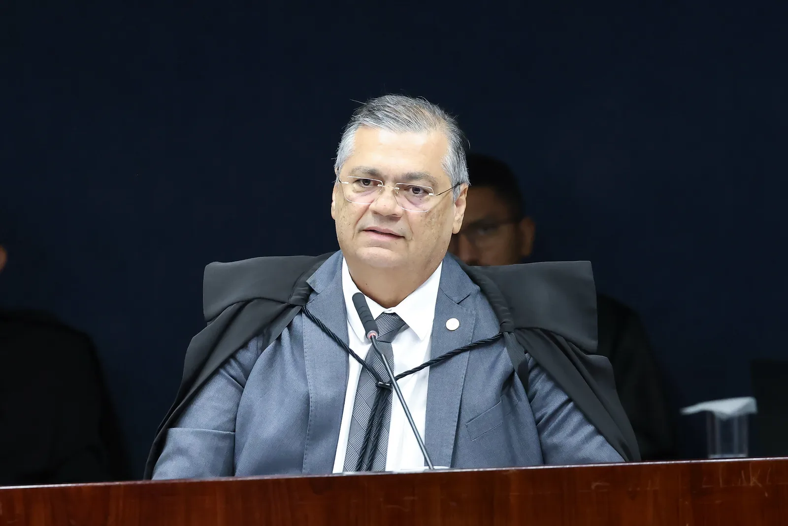 Pedido de vista de Dino interrompe análise conjunta de casos no STF