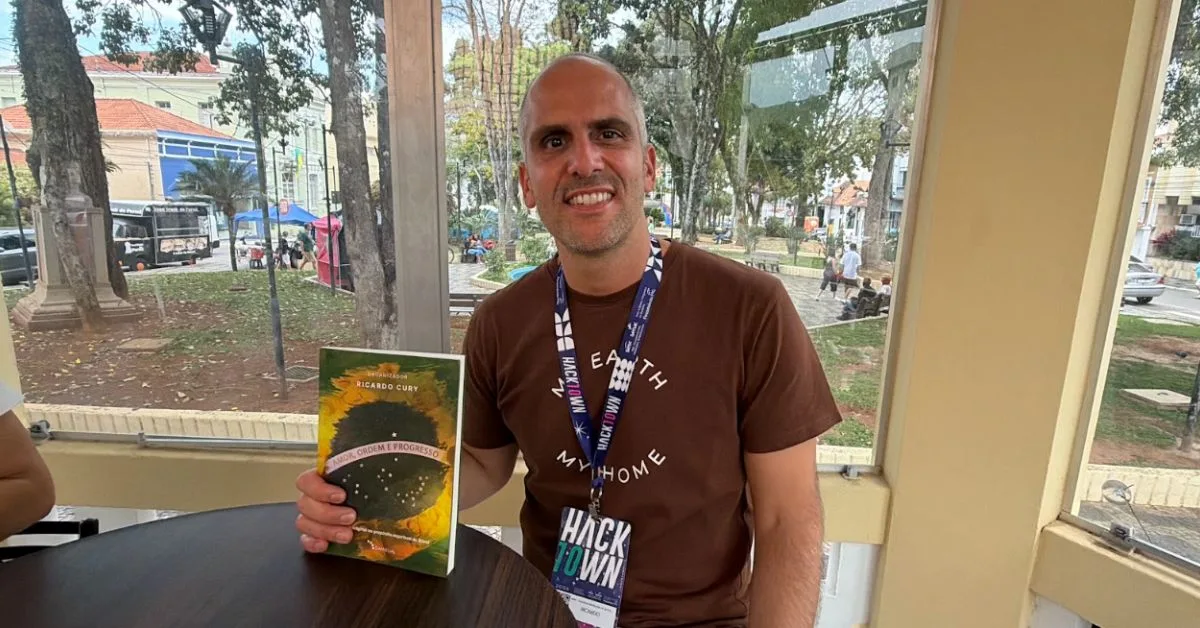 Livro questiona ausência de “amor” na origem do lema da bandeira