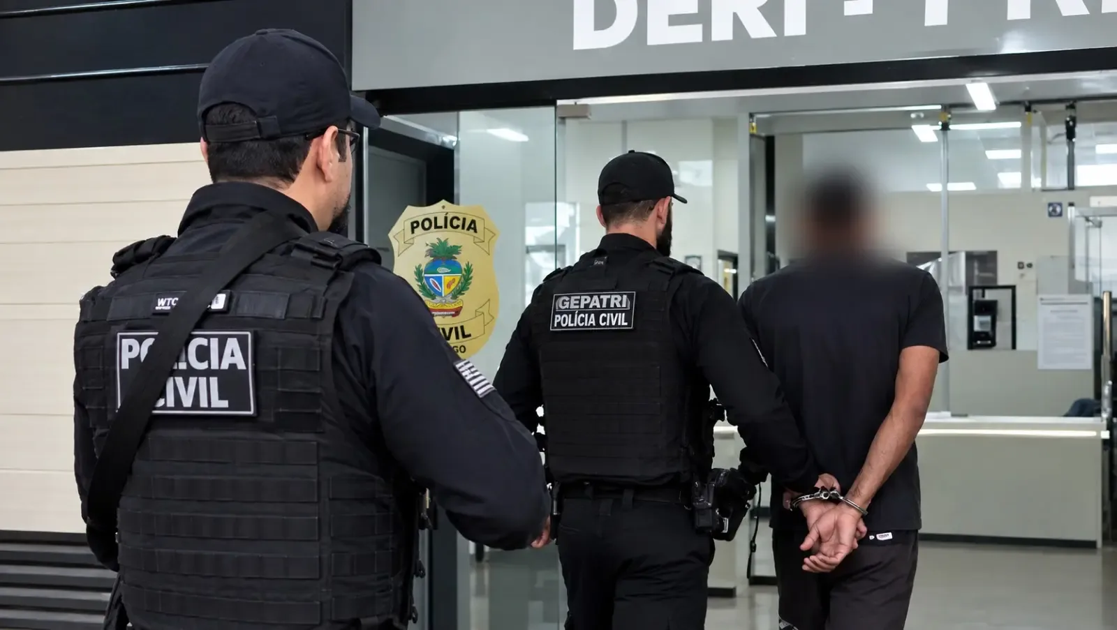 Polícia recuperou moto e prendeu dois investigados em operação em Goiânia
