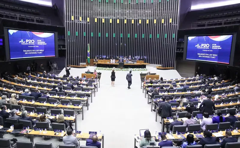 Apoio a Bruno Peixoto destaca força nas ruas e atuação na Assembleia