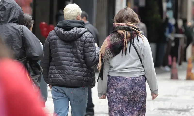 Frio deve perder força em São Paulo, mas máxima fica em 13º C