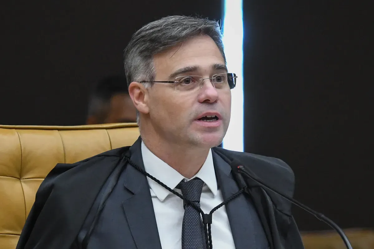 STF bloqueia bens de 15 pessoas e 12 empresas no caso Banco Master