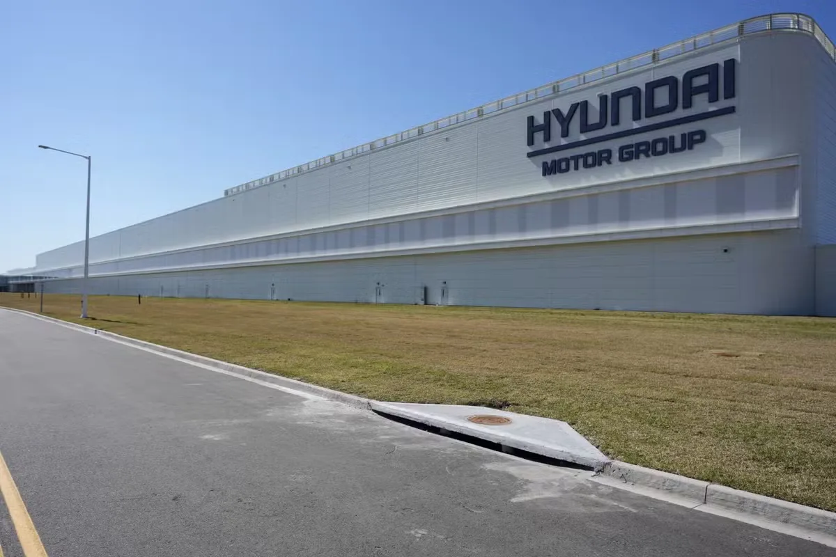 Hyundai adia software próprio de assistência ao motorista para 2029