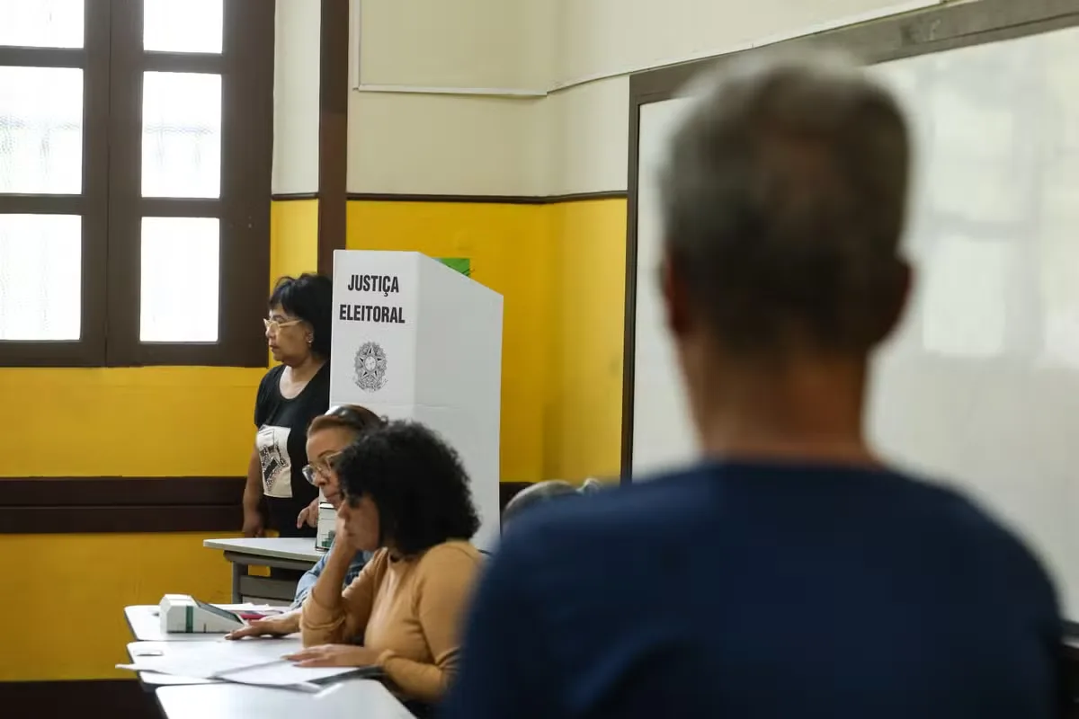 Eleitor projeta melhora econômica apesar de alertas para 2027