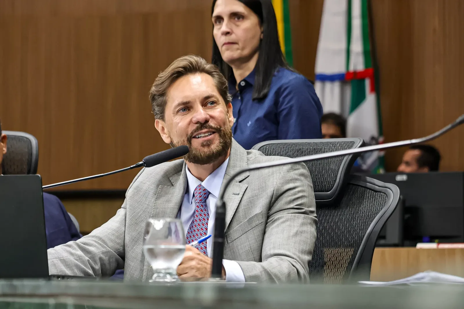 Alego anuncia devolução de R$ 550 milhões para obras em Goiás