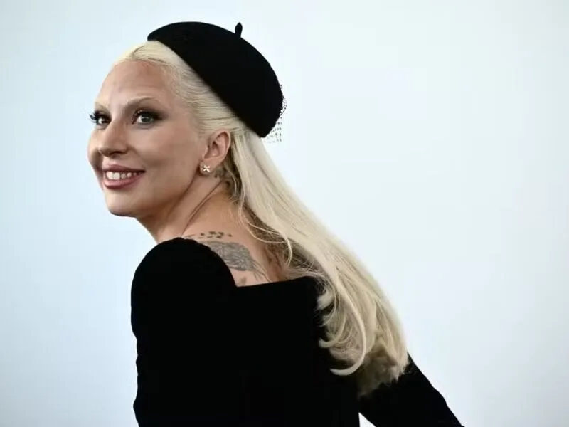 Lady Gaga dá à luz menina chamada Rose Bean Polansky