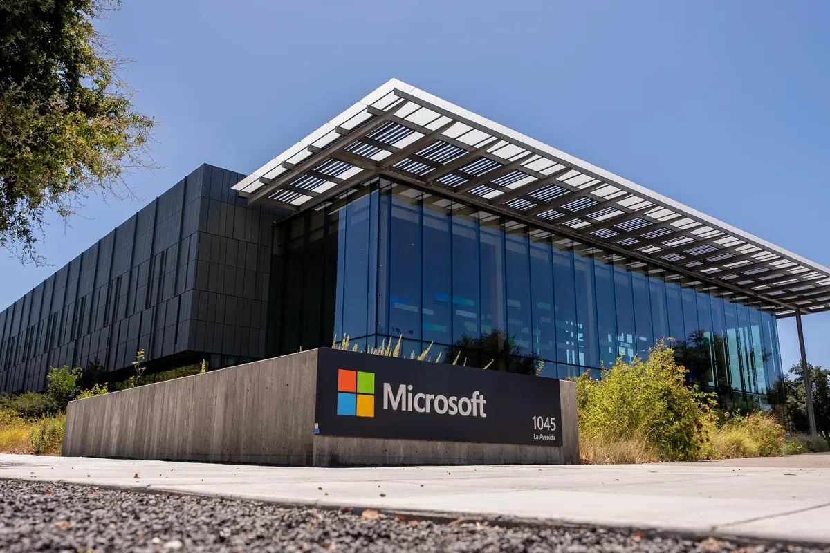 Código da Microsoft prevê desligamento sem resistência e revisão pública por seis semanas