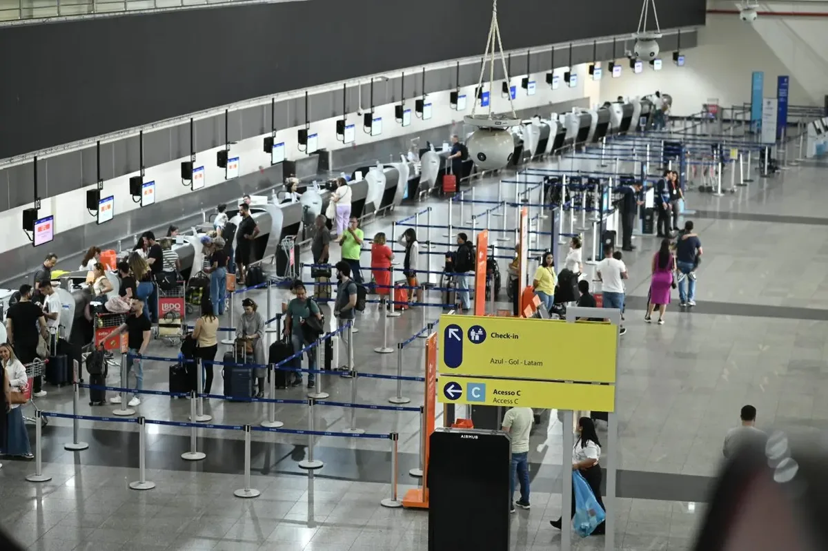 Indisciplina em voos pode levar a multas e bloqueio de embarque