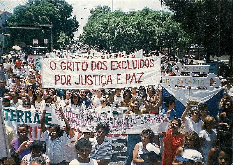 Ato na Praça da Sé cobra medidas contra feminicídios e violência policial