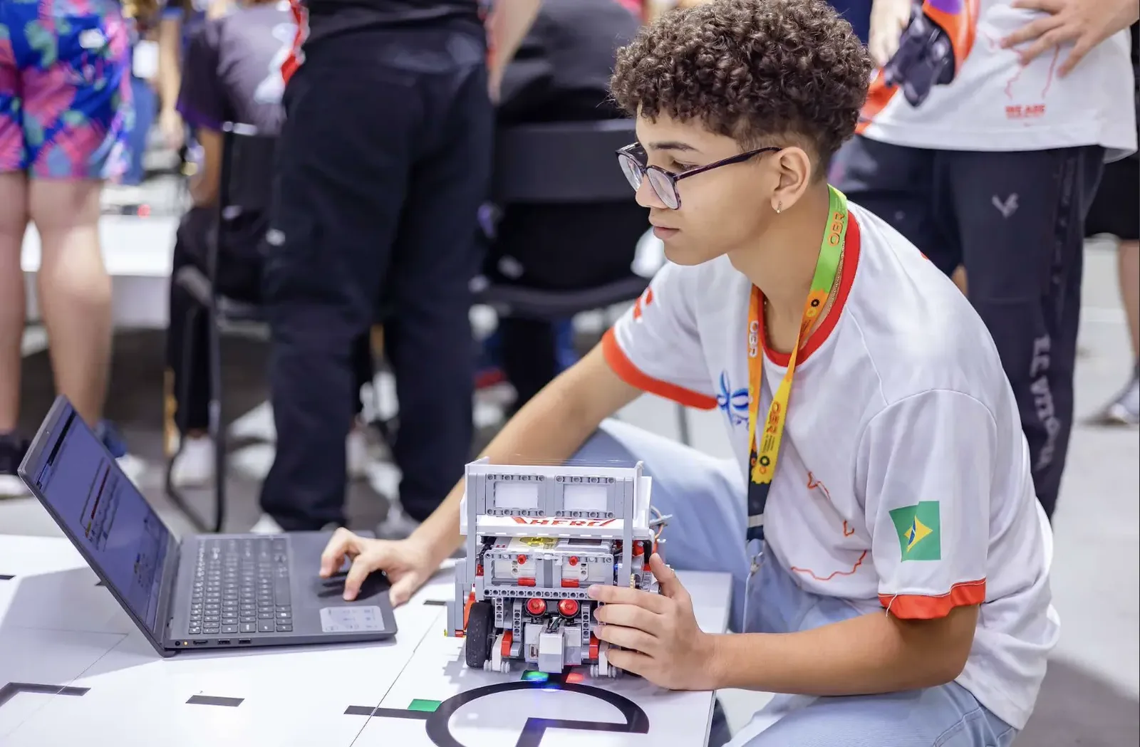 Goiânia recebe disputa estadual de robótica com 744 estudantes