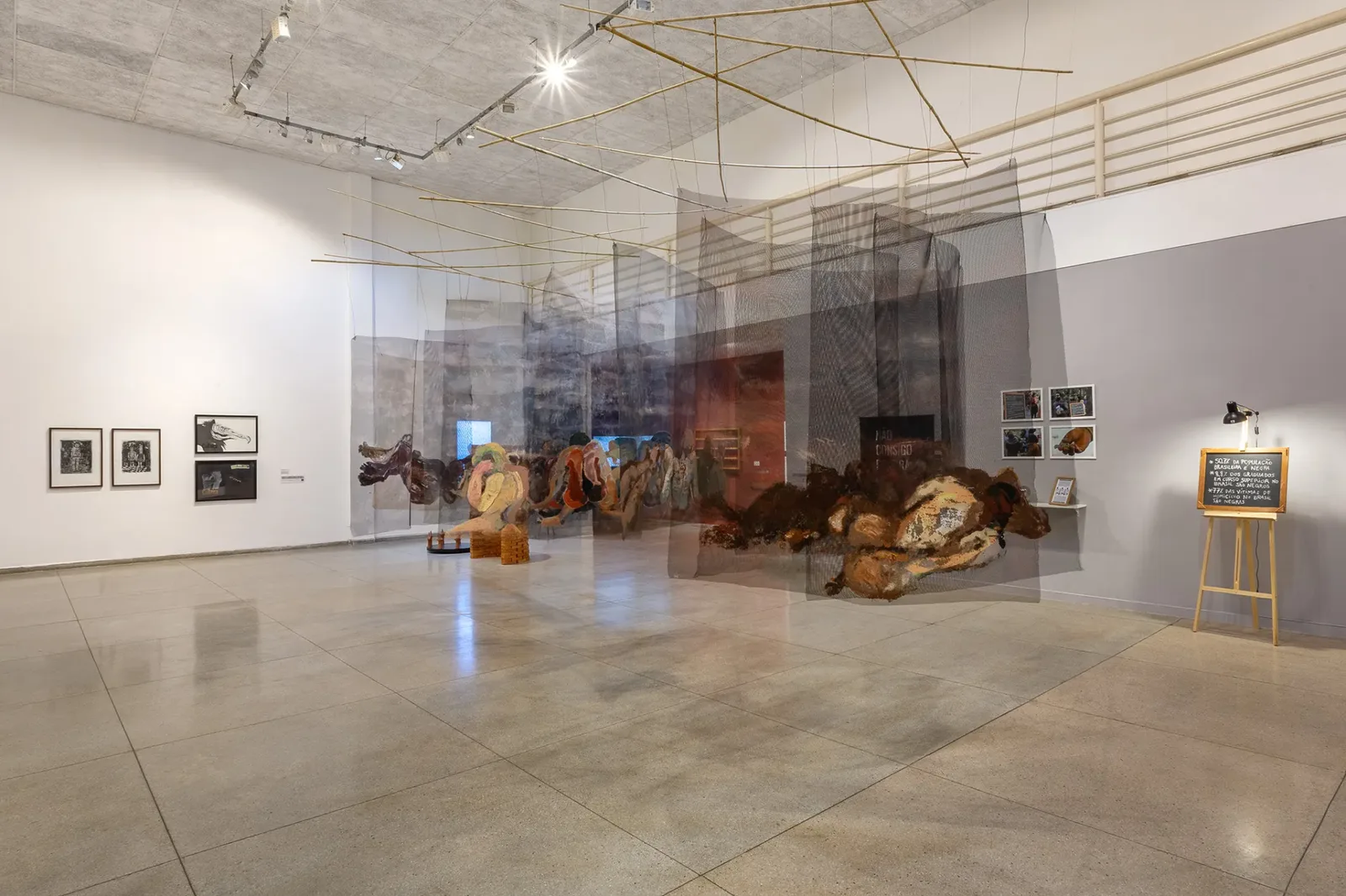 Obras premiadas e pesquisa sobre Goiás marcam mostra em Goiânia