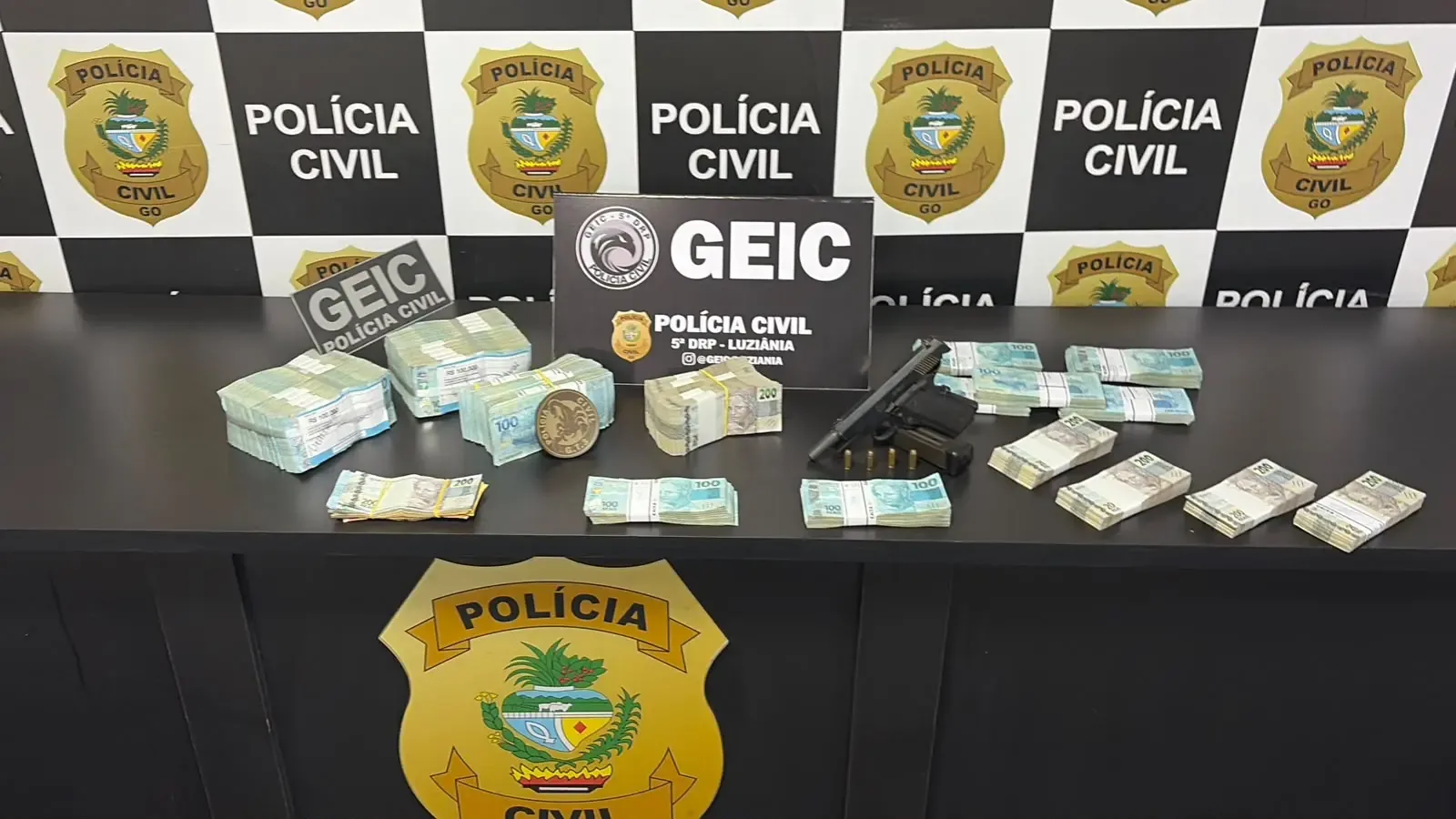 Empresário é preso em Novo Gama com R$ 504 mil e pistola municiada