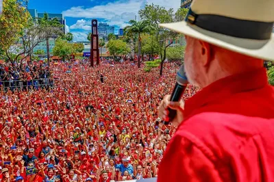 Ausência de Lula em debates pode ampliar espaço de Flávio Bolsonaro