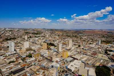 Anápolis abre 6.575 empresas até julho e supera total de 2025