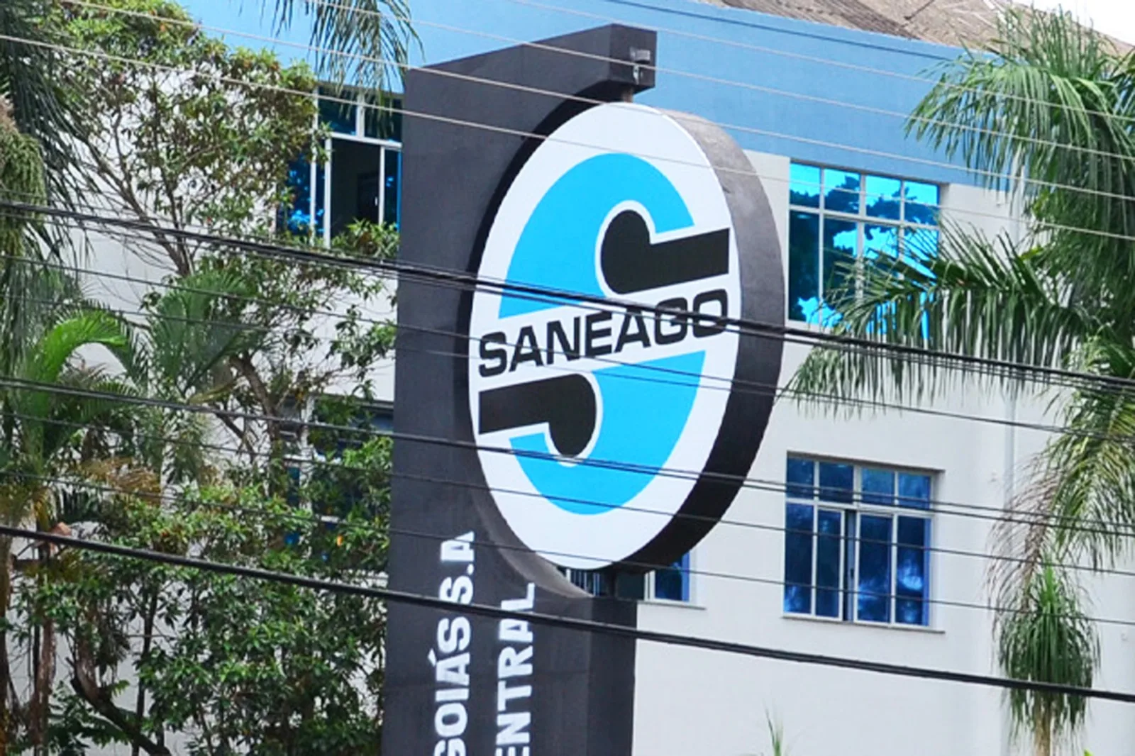 MPGO encerra apuração sobre contratos da Saneago por falta de elementos