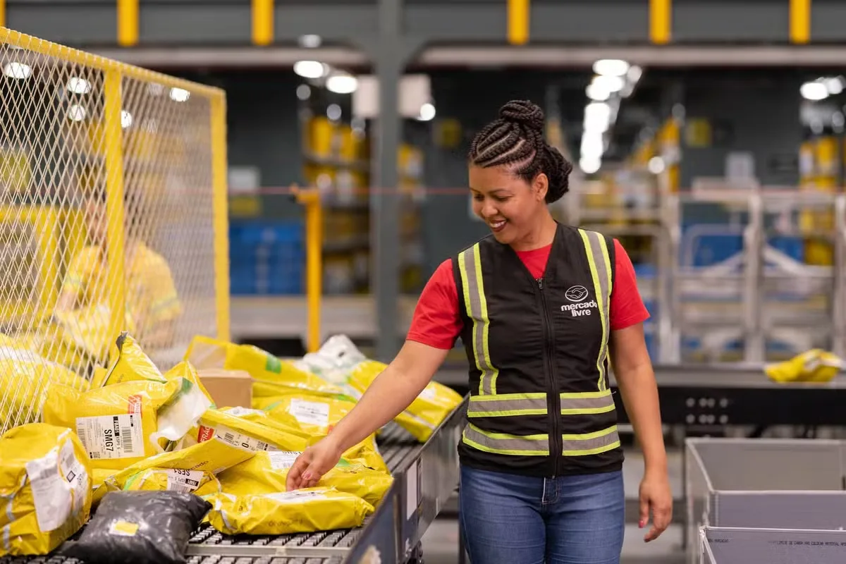 Ações de redes de farmácias recuam após novo serviço do Mercado Livre