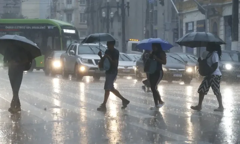 Goiás tem previsão de calor, chuva irregular e tempestades nesta semana