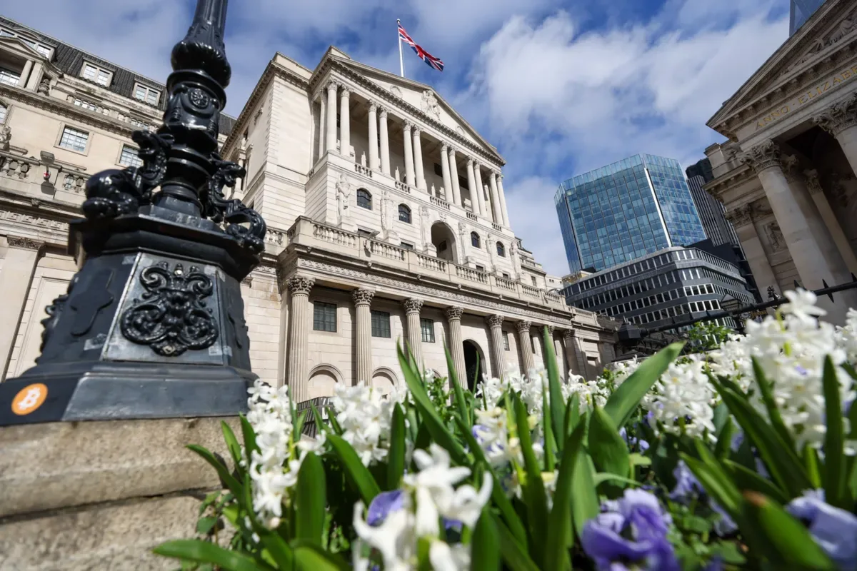 Rendimentos globais pressionam títulos britânicos de longo prazo