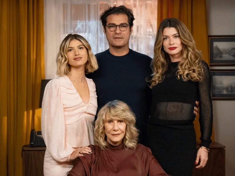 Renata Sorrah volta às novelas e constrói Pérola no diálogo com o elenco