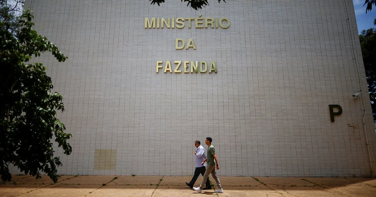 Contenção de 2026 leva projeção fiscal a déficit de R$ 13,6 bilhões