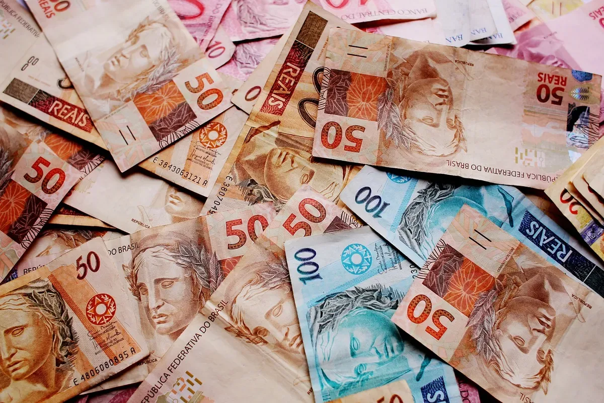 Inadimplência no crédito livre chega a 8% e juros médios voltam a subir