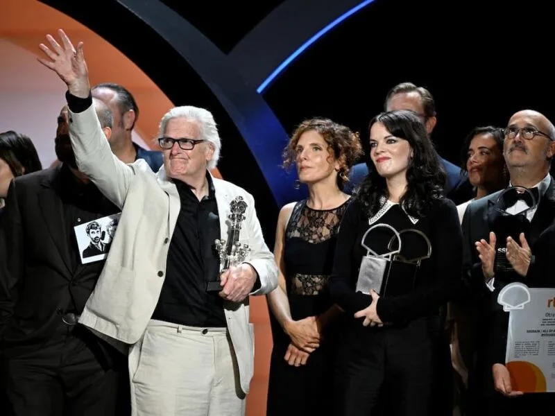 Mike Leigh vence a Concha de Ouro com “Tender Loving Care”