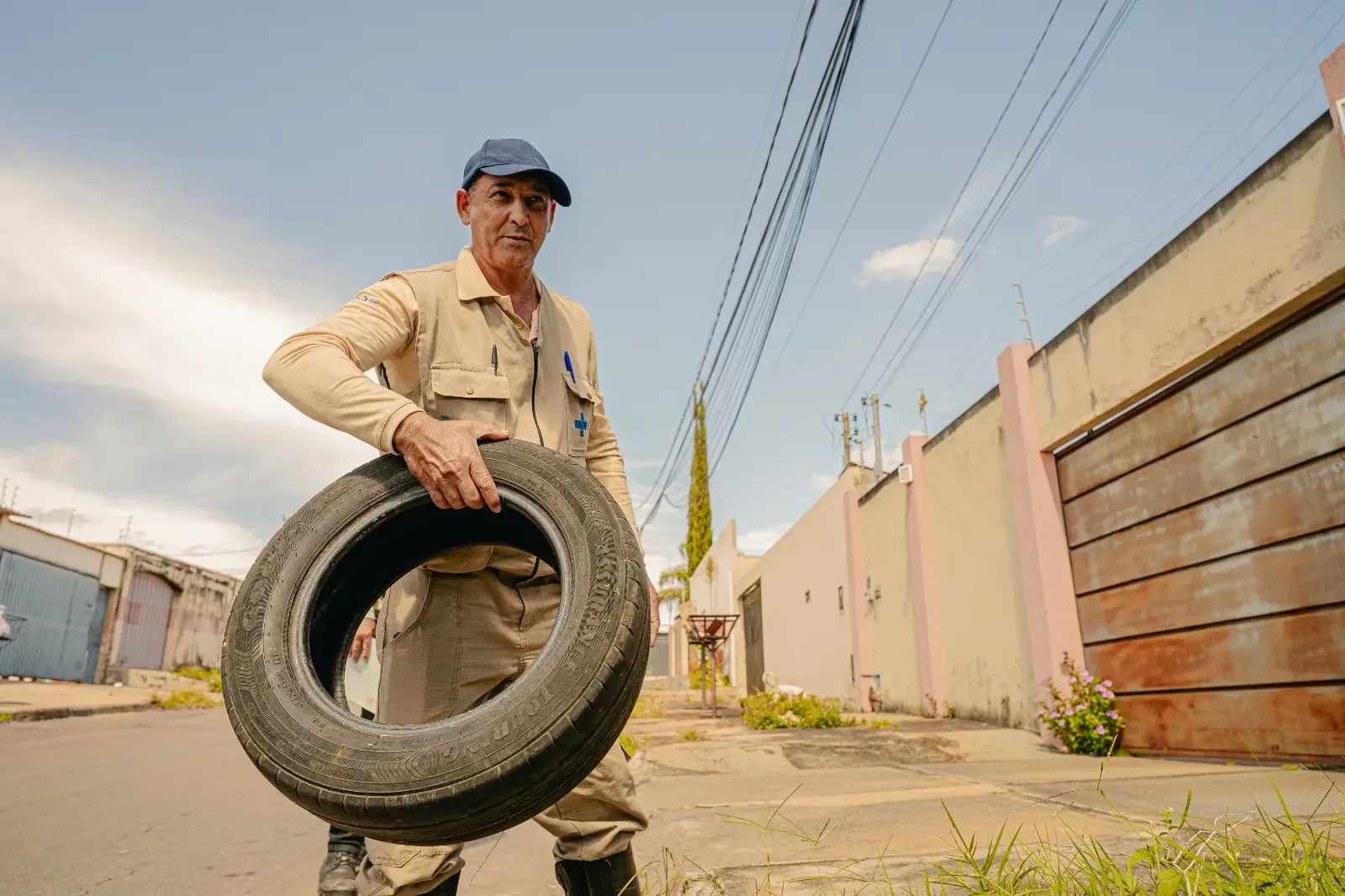 Chuvas elevam atenção contra criadouros de dengue em Anápolis