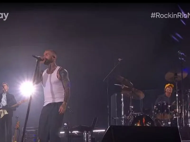 Maroon 5 entrega show seguro e repleto de hits no Rock in Rio 2026