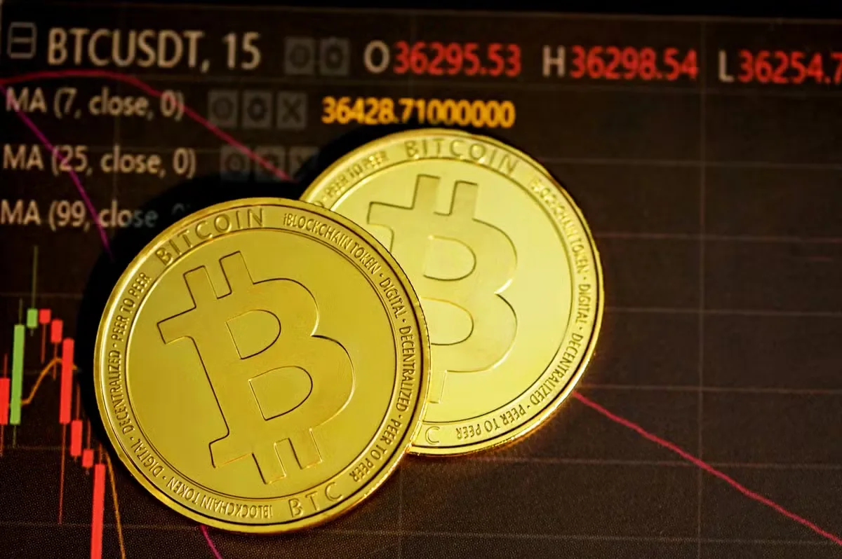 Bitcoin retoma os US$ 86 mil com entrada de recursos e compras corporativas