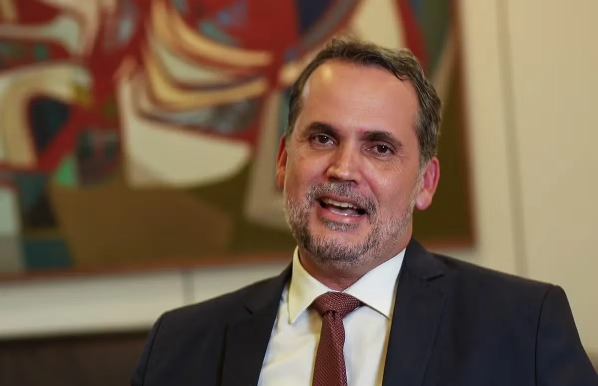 Governo reduz previsão de receitas e mantém R$ 24 bilhões bloqueados
