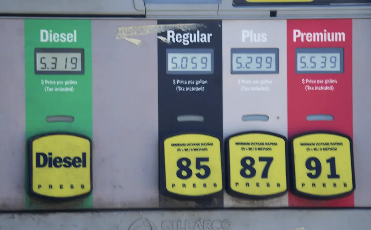 EUA reduzem exigência de eficiência para carros a gasolina