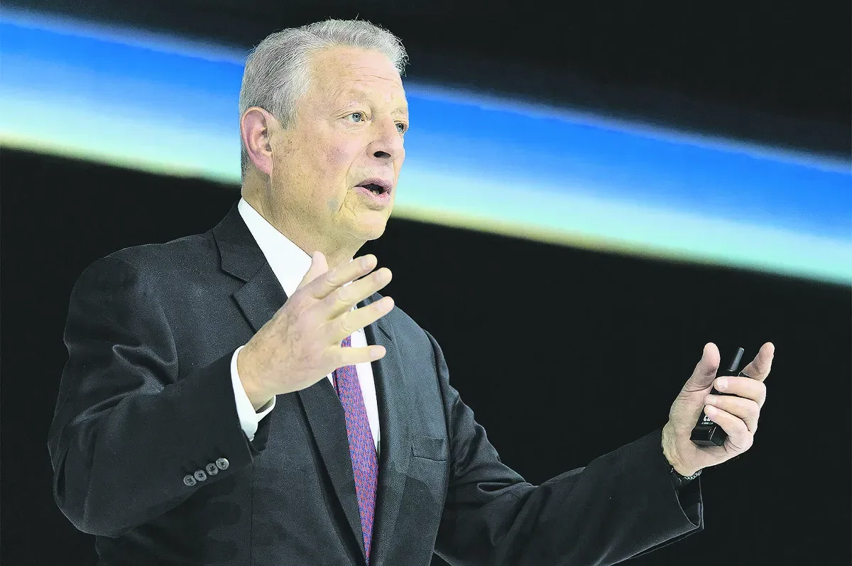 Energia solar e baterias aceleram mudança no mercado global, diz Al Gore