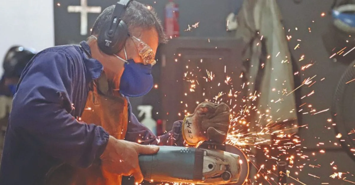 Expectativas levam confiança industrial ao menor nível desde novembro de 2025