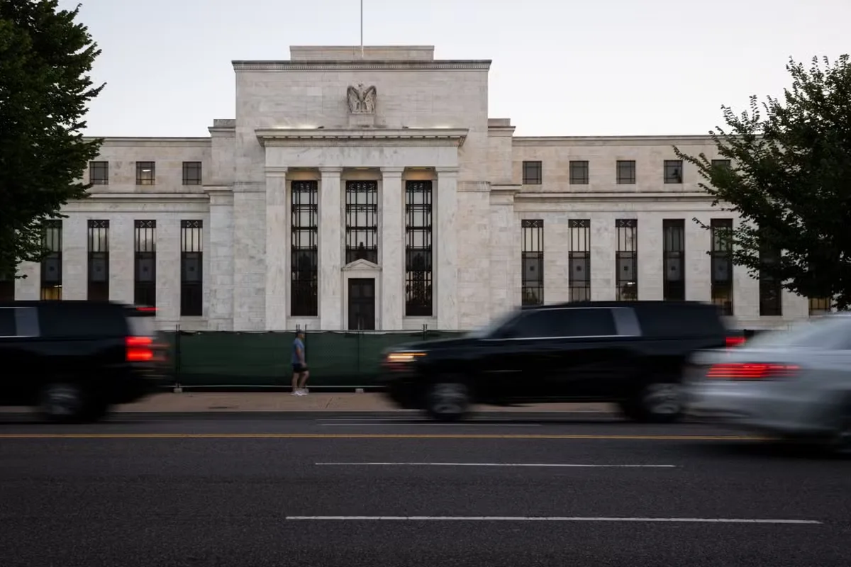 Fed deve manter juros elevados até 2027, prevê Morgan Stanley