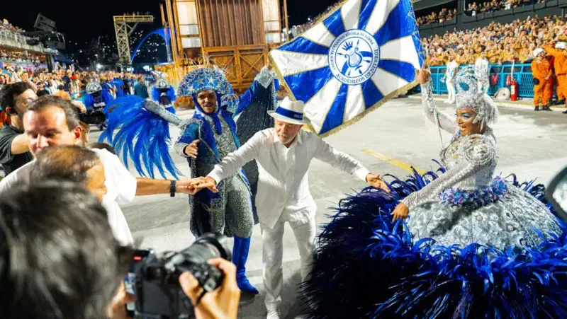 Desfile da Acadêmicos de Niterói vira alvo de ação no TSE