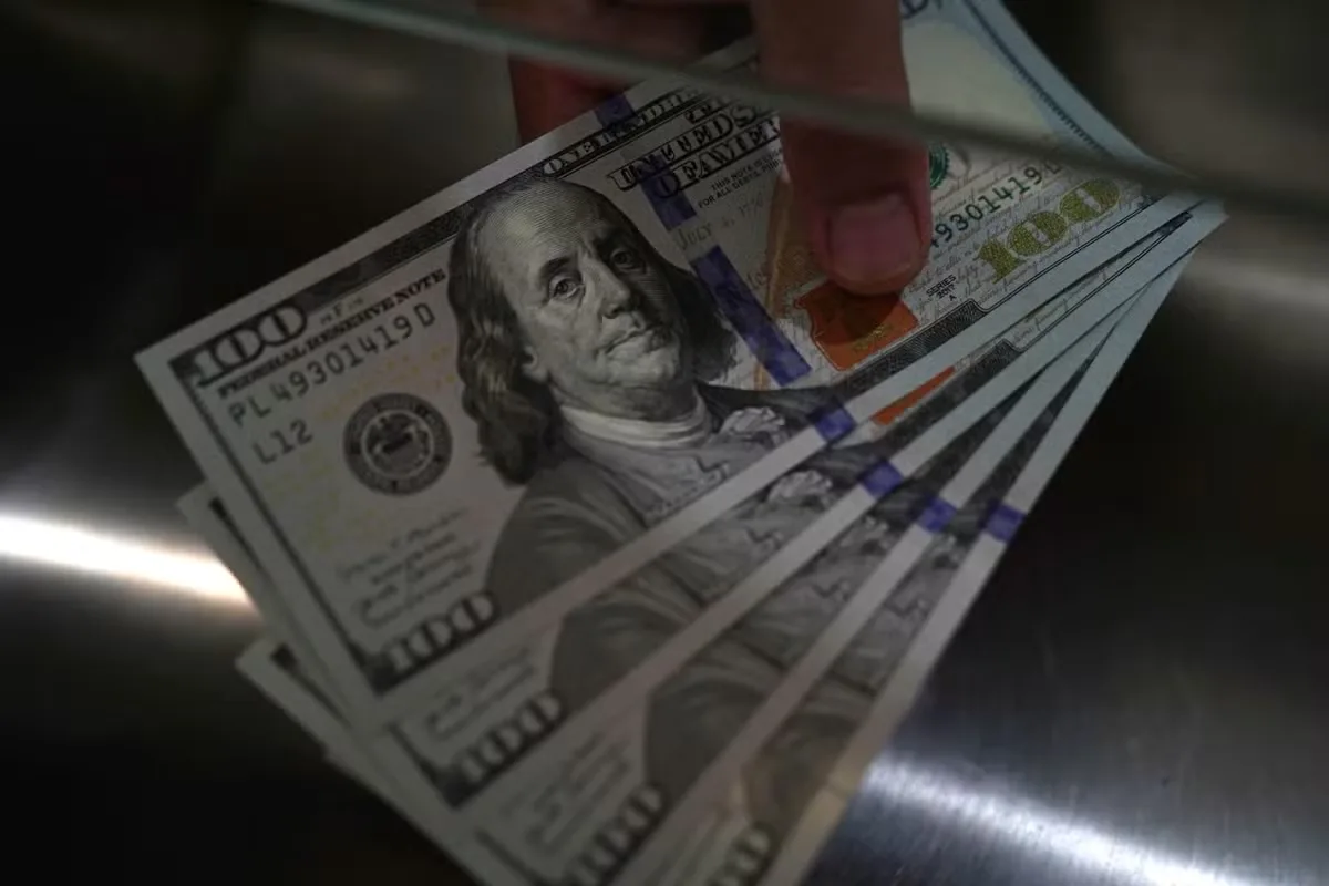 Real ganha força e dólar cai a R$ 5,0857 em sessão marcada por eleições