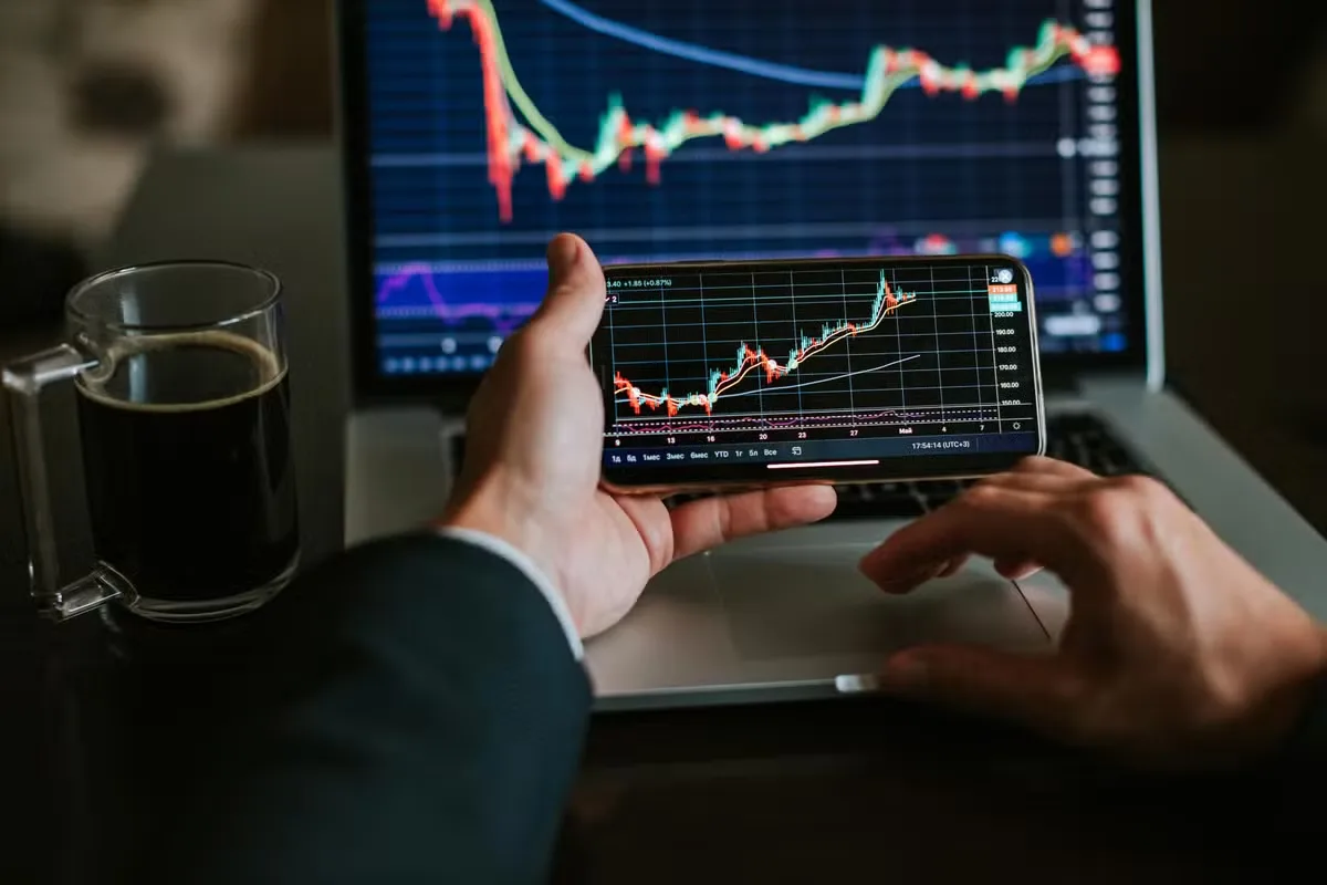 Investidores estrangeiros colocam R$ 370 milhões em ações da B3