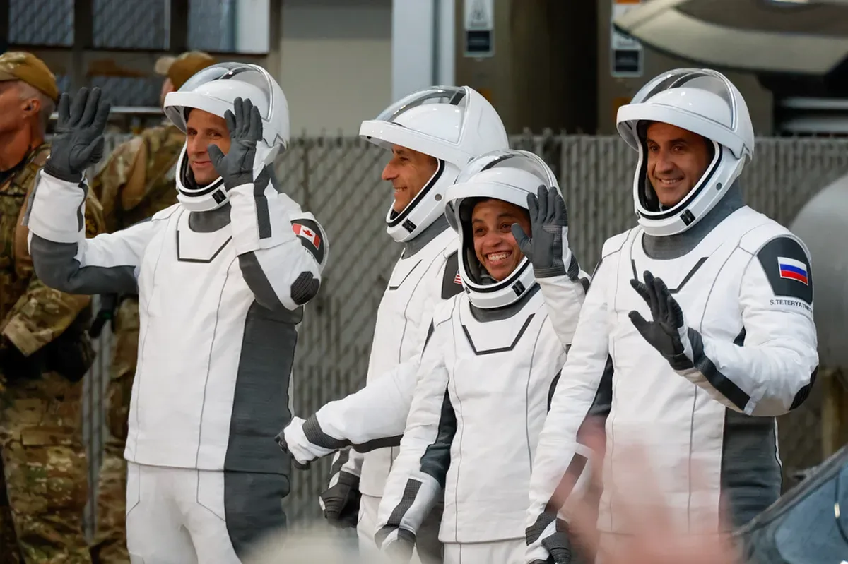SpaceX envia Crew 13 à Estação Espacial Internacional para pesquisas de saúde