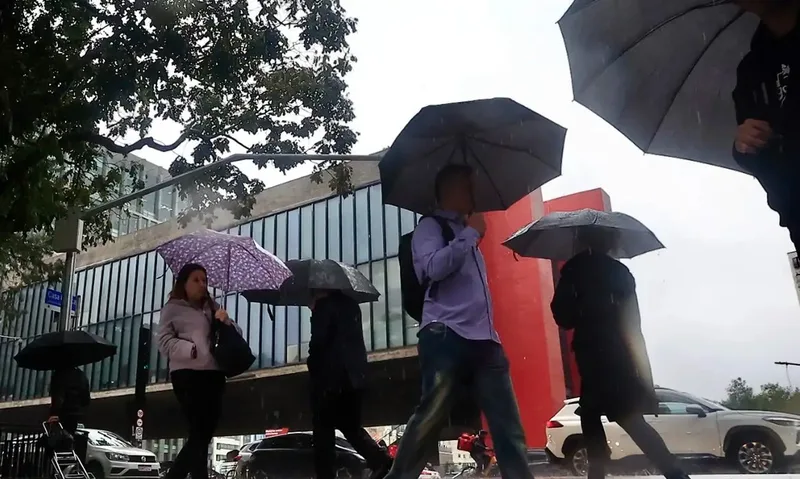 São Paulo terá queda de temperatura e chuva persistente no fim de semana