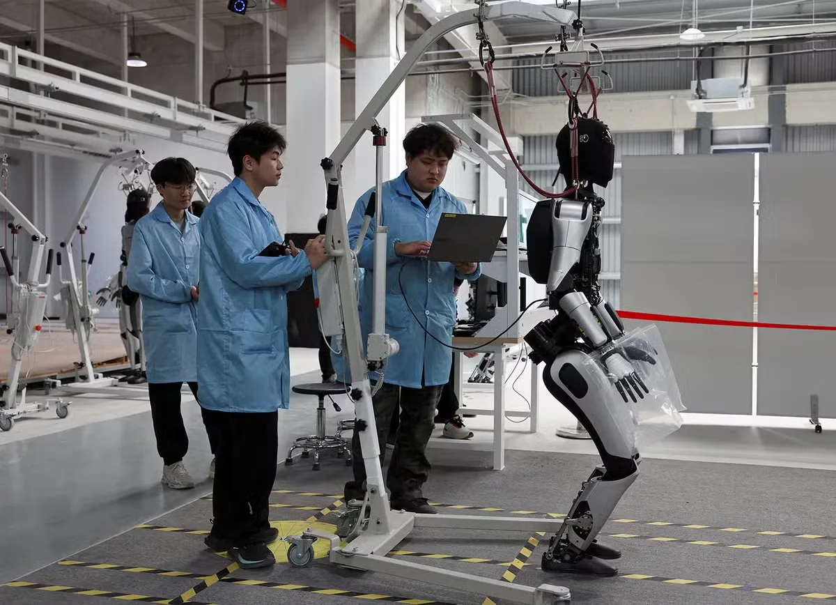 Robôs humanoides ganham espaço e podem chegar a 1,2 milhão até 2030