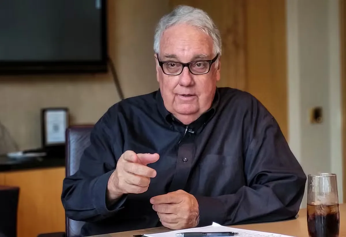Howard Buffett assume fiscalização da Berkshire após saída do pai do conselho