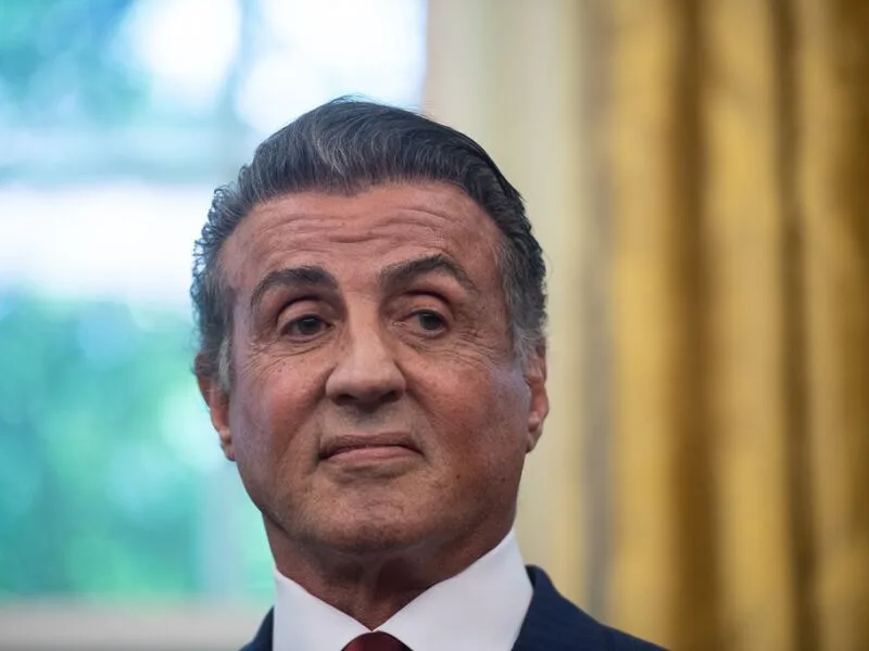Sylvester Stallone relata abusos, bulimia e lesões em livro de memórias