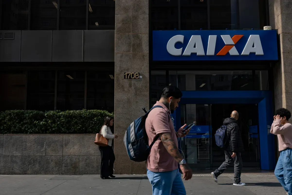 Greve de funcionários da Caixa continua após rejeição de acordo