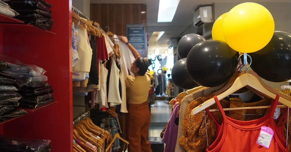 Varejistas mineiros usam clima e giro para decidir compras e liquidações
