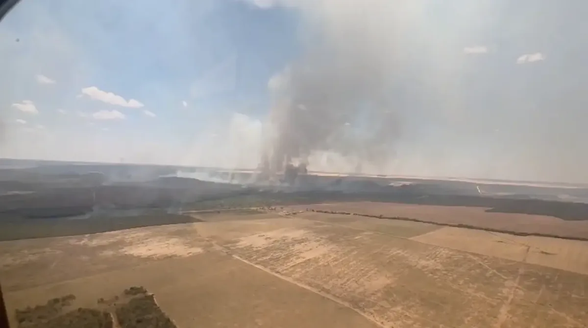 Incêndio em Posse fica contido, mas combate segue até a divisa com a Bahia