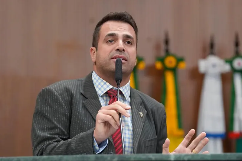 Disputa em Catalão pode reduzir espaço de Gustavo Sebba na eleição estadual