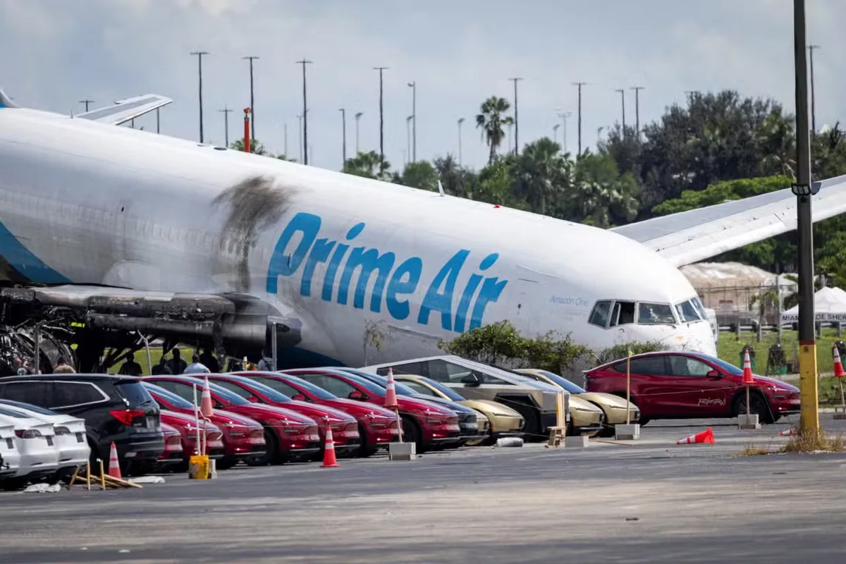 Amazon interrompe contrato com 21 Air após acidente de cargueiro em Miami