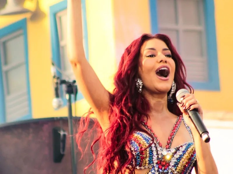 Priscila Senna leva o brega pernambucano ao Rock in Rio pela primeira vez