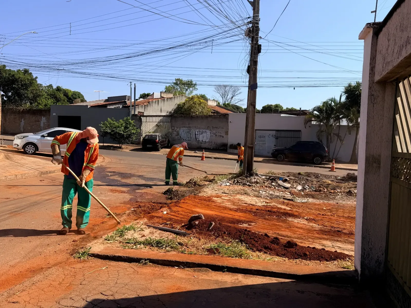 Limpeza de terrenos em Goiânia é cobrada dos proprietários após autuação